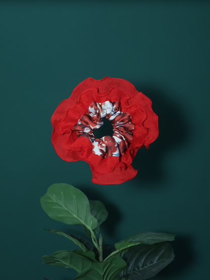 Hua Scrunchie in Red